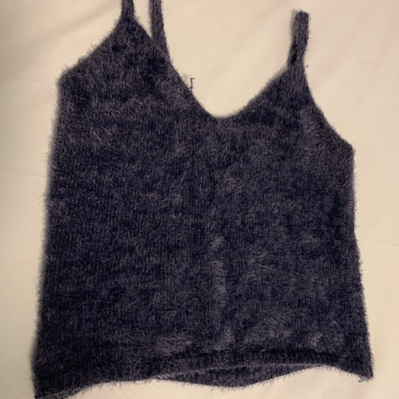 Fuzzy crop top - Picture 1 of 4